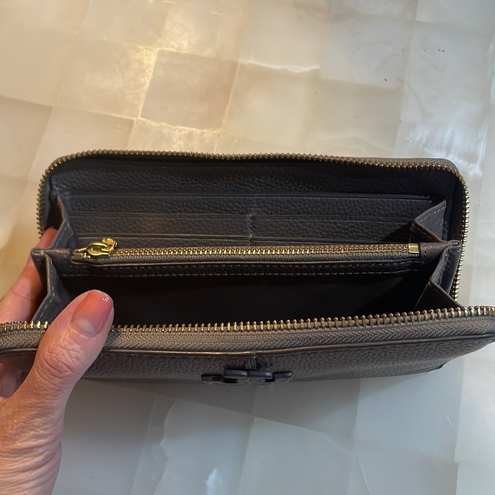 Tory Burch long wallet with zipper - Picture 4 of 7